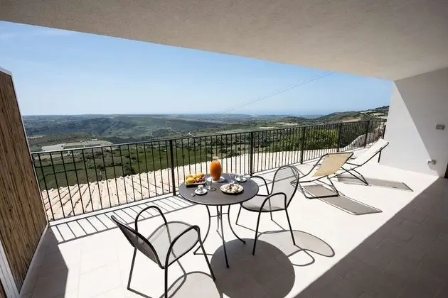 Standard Apart Daire, 2 Büyük (Queen) Boy Yatak, Mutfak, Ek Bina