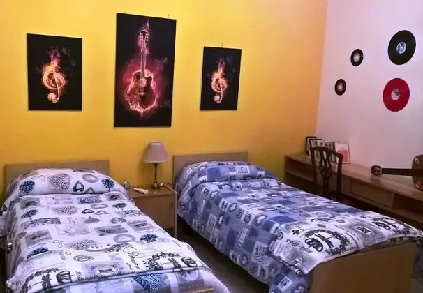Tek Büyük veya İki Ayrı Yataklı Oda