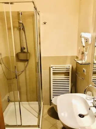 Classic Tek Büyük Yataklı Oda