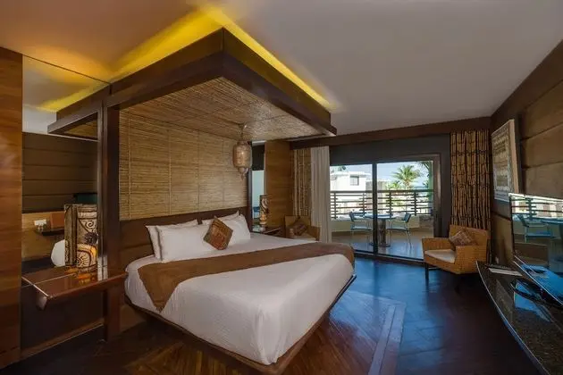 Junior Suite Street View