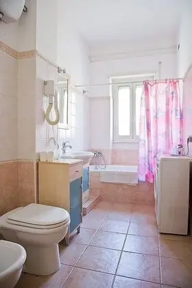 Üç Kişilik Oda, Özel Banyo