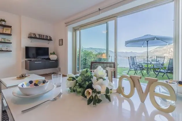 Panoramic Apart Daire, Göl Manzaralı