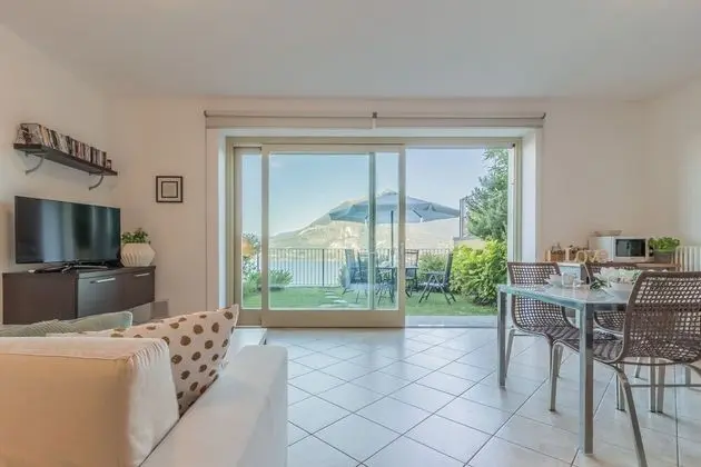 Panoramic Apart Daire, Göl Manzaralı