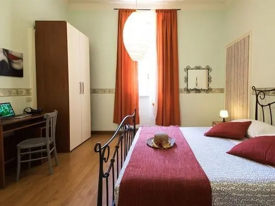 Tek Büyük Yataklı Oda, Ortak Banyo