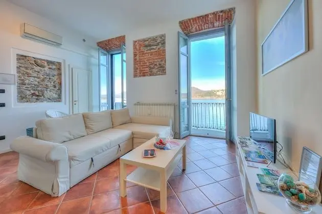 Honeymoon Apart Daire, Birden Çok Yatak, 2 Banyolu, Göl Kenarı (La Dolce Vita Pied dans L' Eau)