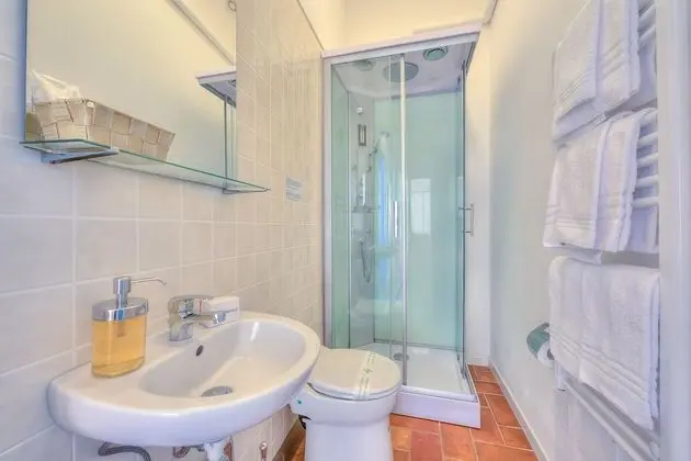 Honeymoon Apart Daire, Birden Çok Yatak, 2 Banyolu, Göl Kenarı (La Dolce Vita Pied dans L' Eau)