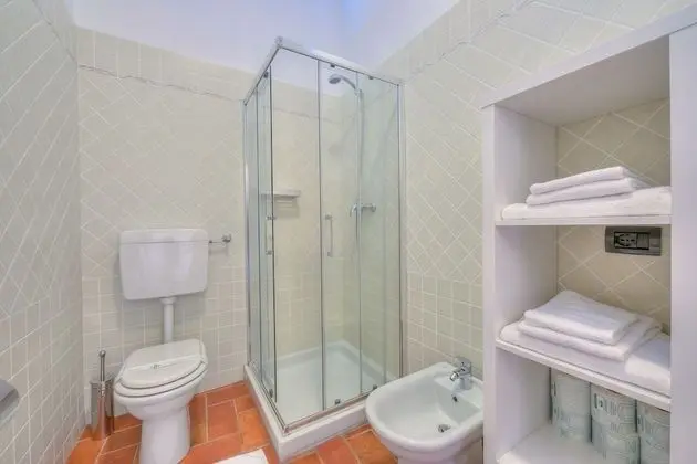 Honeymoon Apart Daire, Birden Çok Yatak, 2 Banyolu, Göl Kenarı (La Dolce Vita Pied dans L' Eau)