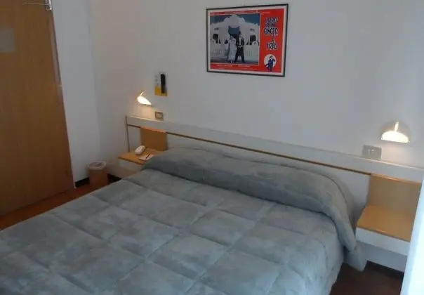 Basic Tek Büyük veya İki Ayrı Yataklı Oda