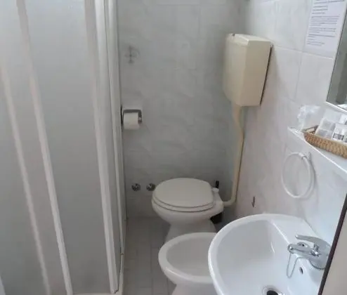 Basic Üç Kişilik Oda