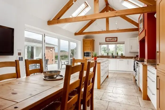 Ev (6 Bedrooms)