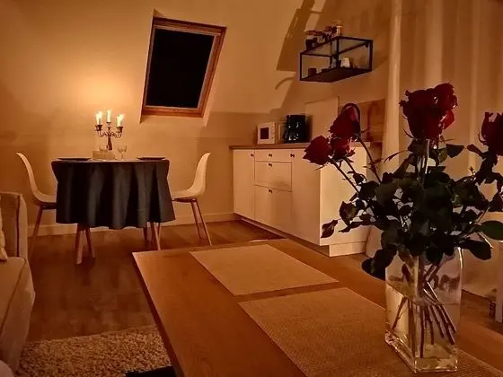 Romantic Süit, Teras