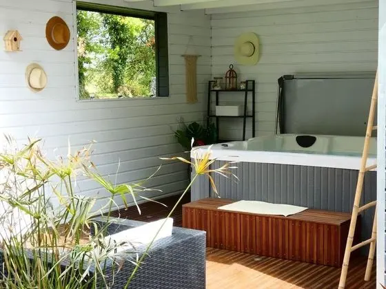 Romantic Süit, Teras