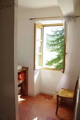 Üç Kişilik Oda (Sarde)