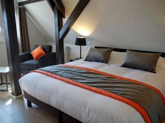 Junior Süit (Combles)