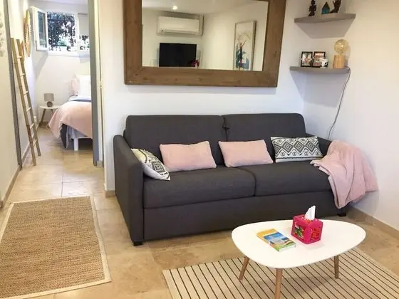 Apart Daire, Banyolu/Duşlu, Bahçe Manzaralı (La Salis)