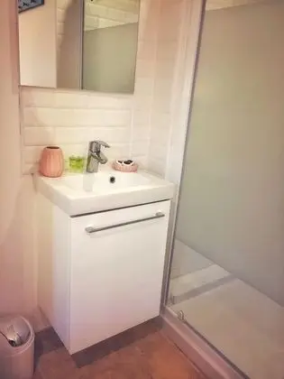 Apart Daire, Banyolu/Duşlu, Bahçe Manzaralı (La Salis)