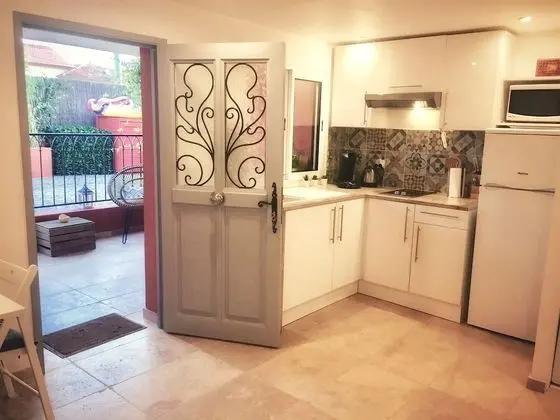 Apart Daire, Banyolu/Duşlu, Bahçe Manzaralı (La Salis)