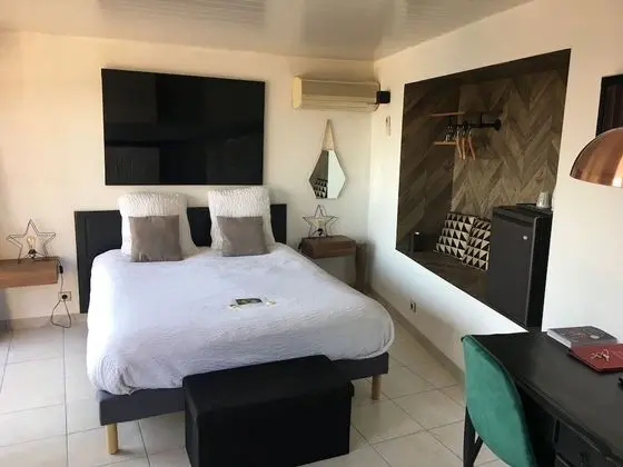 Tek Büyük Yataklı Oda, Balkon (Palmiers)