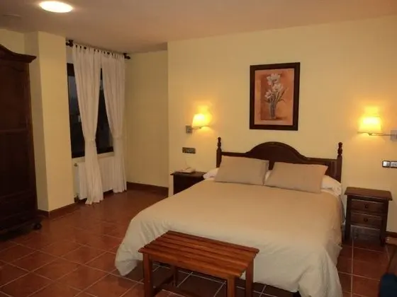 Tek Büyük Yataklı Oda, 1 Çift Kişilik Yatak