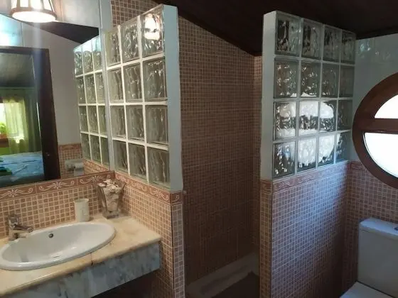 Tek Büyük Yataklı Oda, Özel Banyo (Esmeralda)