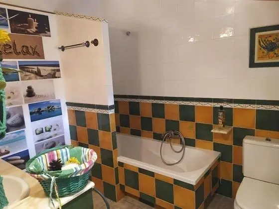 Tek Büyük Yataklı Oda, Özel Banyo (Esmeralda)