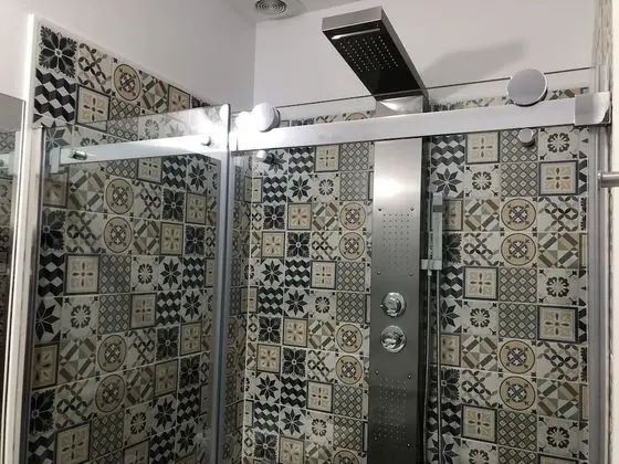 Basic Tek Büyük Yataklı Oda