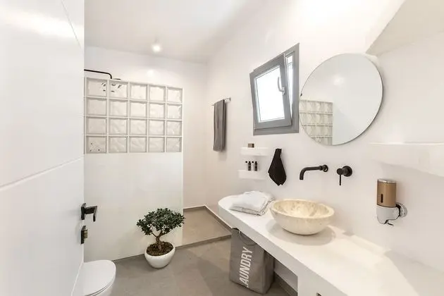 Sirokos Suite