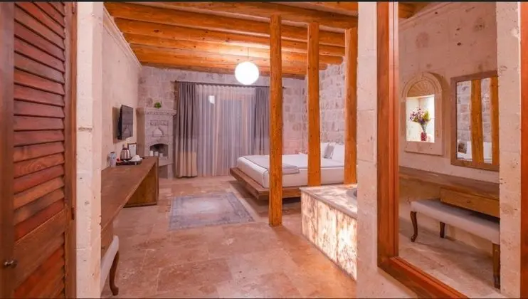 King Suite, Vadi Manzaralı, Şömineli ve Jakuzili