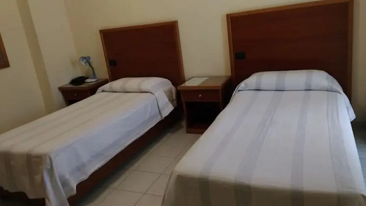 Basic İki Ayrı Yataklı Oda