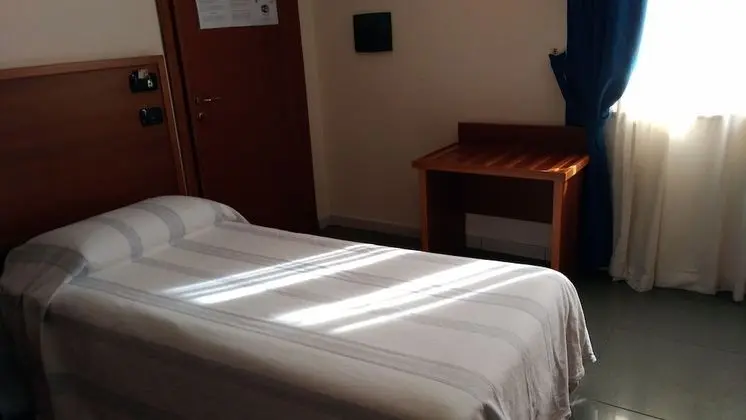 Basic İki Ayrı Yataklı Oda