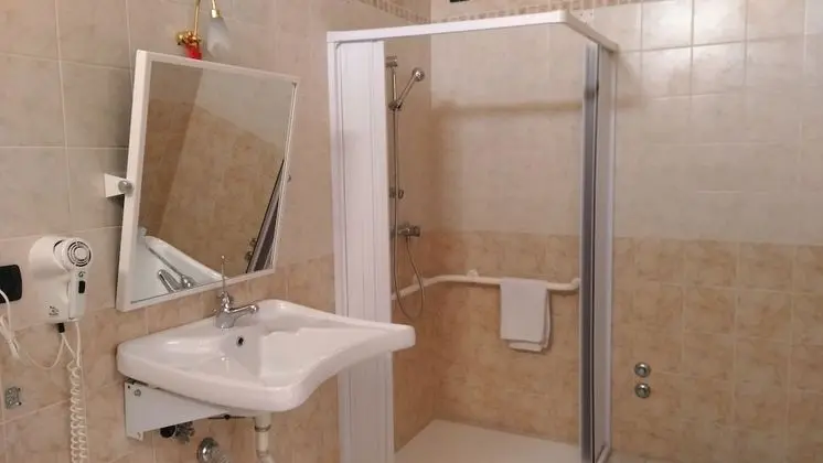 Basic İki Ayrı Yataklı Oda