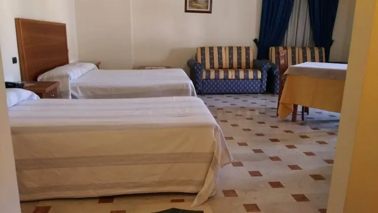 Junior Süit, Balkon