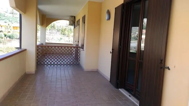 Junior Süit, Balkon