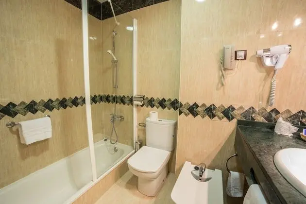 Standard Oda, Balkon, Kısmi Deniz Manzarası