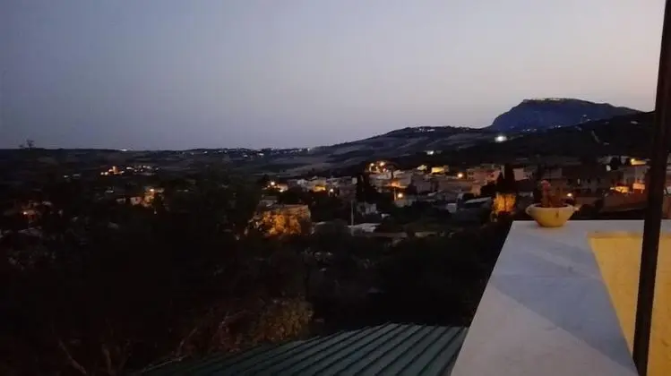 Basic Tek Büyük veya İki Ayrı Yataklı Oda