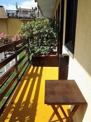 Tek Büyük Yataklı Oda, Balkon