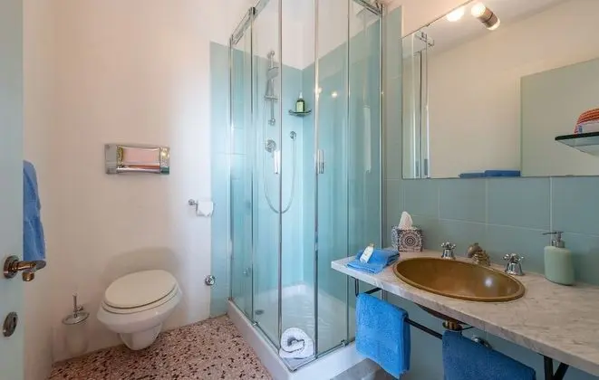 Comfort Tek Büyük veya İki Ayrı Yataklı Oda
