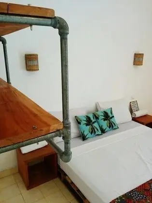Deluxe Oda, Teras
