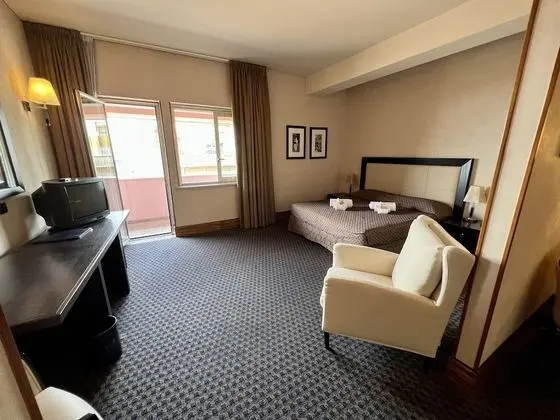 Deluxe Üç Kişilik Oda