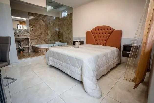 Junior Süit, Sıcak Su Küveti