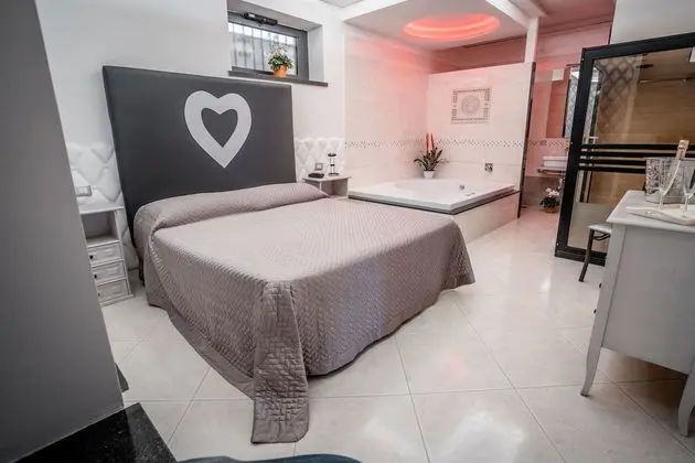 Junior Süit, Sıcak Su Küveti