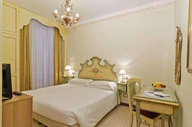 Classic Tek Büyük veya İki Ayrı Yataklı Oda