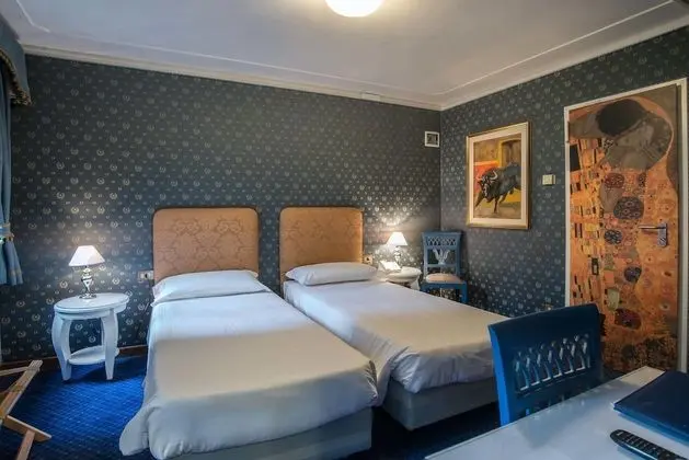 Classic Tek Büyük veya İki Ayrı Yataklı Oda