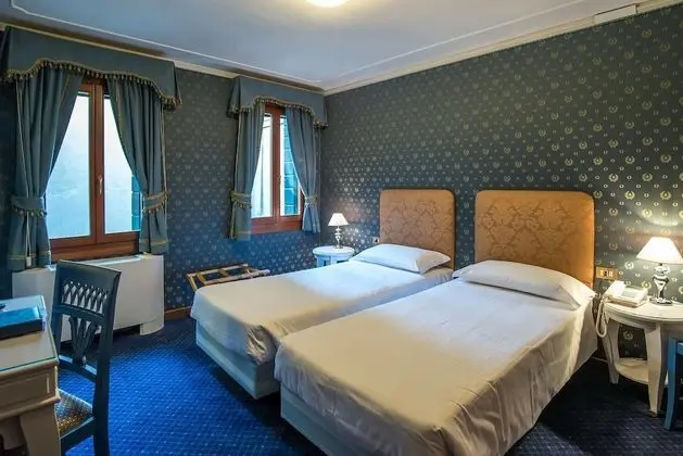 Classic Tek Büyük veya İki Ayrı Yataklı Oda