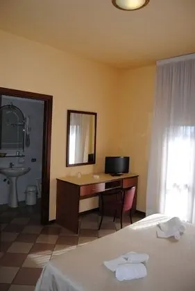 Economy Tek Büyük Yataklı Oda