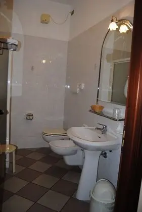 Economy Tek Büyük Yataklı Oda