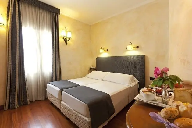 Standard Tek Büyük veya İki Ayrı Yataklı Oda