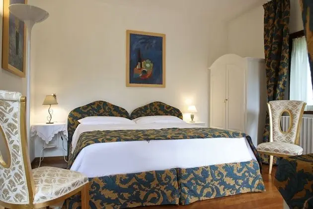 Tek Büyük veya İki Ayrı Yataklı Oda, Balkon
