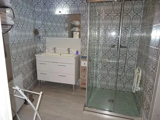 Üç Kişilik Oda (Birmane)