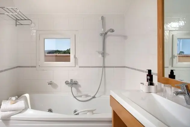 Deluxe Tek Büyük Yataklı Oda, Teras, Deniz Manzaralı